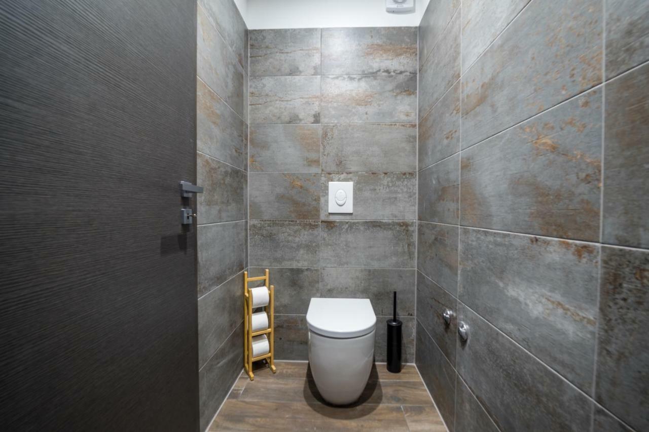 Villa Visum Poljane ภายนอก รูปภาพ